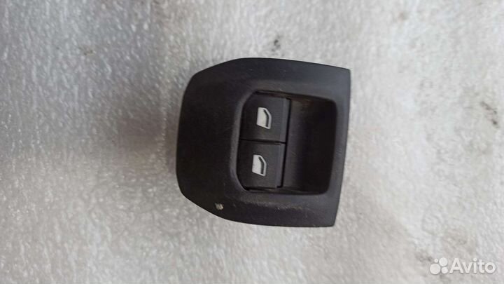 Блок стеклоподъёмников Peugeot 301