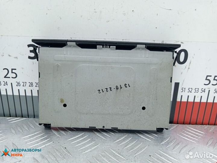 Подстаканник Volkswagen Golf 3 1999 1J0858601