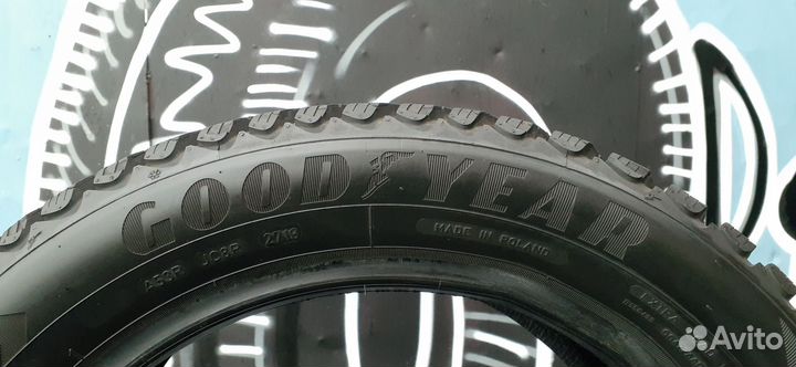 Goodyear Ultragrip Ice Arctic 215/55 R17