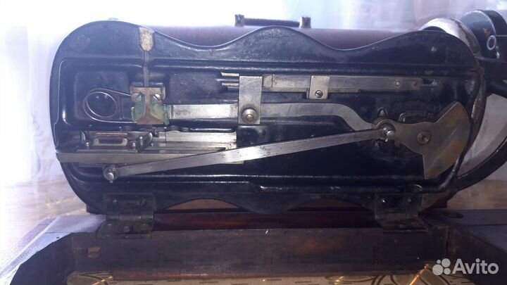 Швейная машина Singer