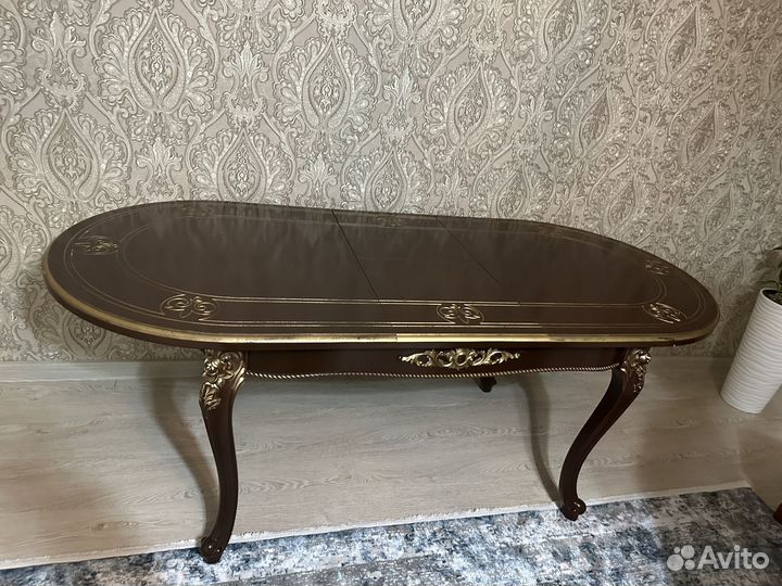 Кухонный стол