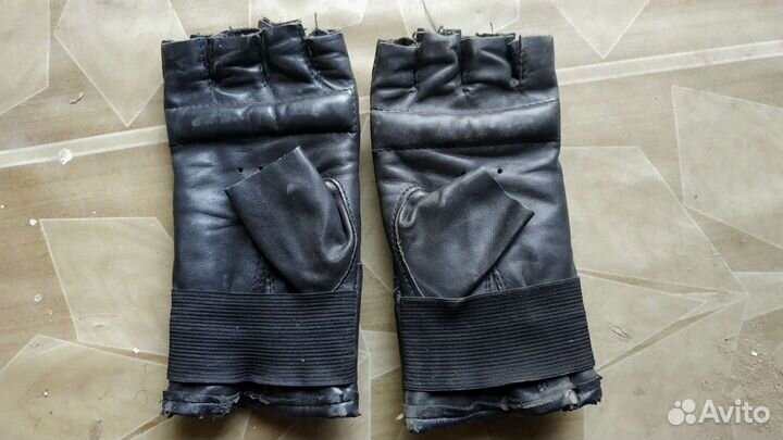 Перчатки для единоборств
