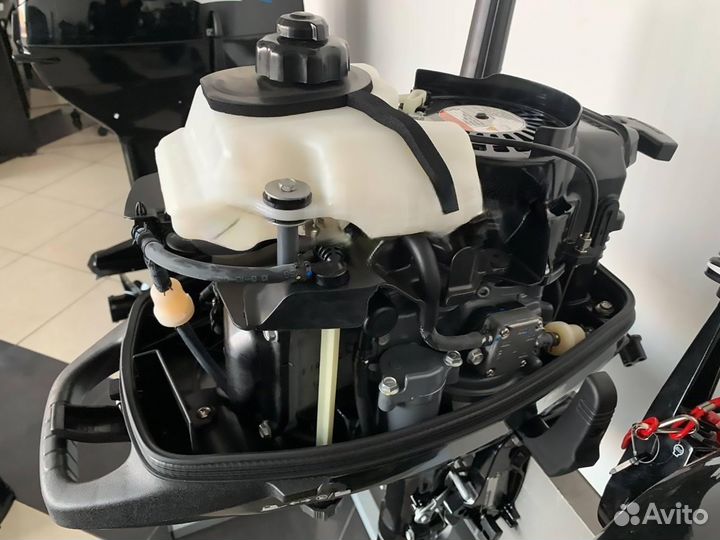 Лодочный мотор Suzuki DF5AS витринный