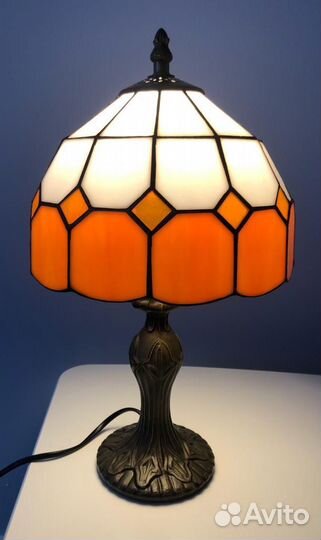 Лампа настольная типа Тиффани