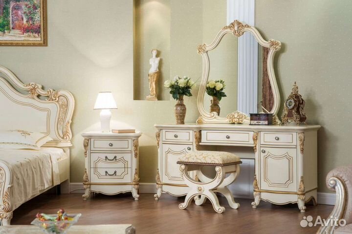 Трельяж туалетные столики с пуфиками