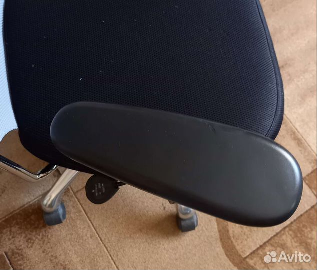 Компьютерное кресло Дэфо