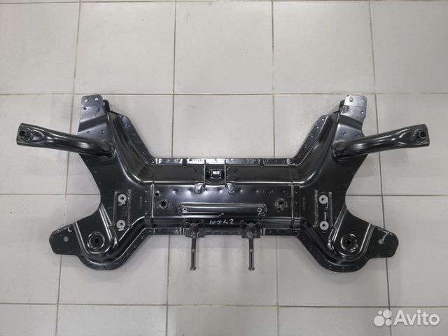 Подрамник передний