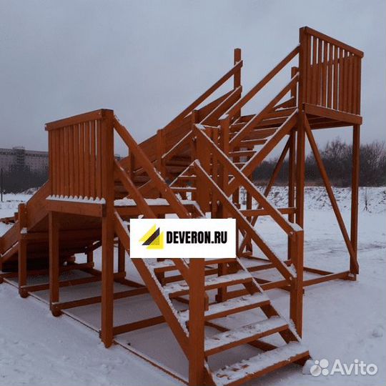 Зимняя горка, деревянная горка