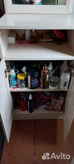 Трюмо с тумбочкой