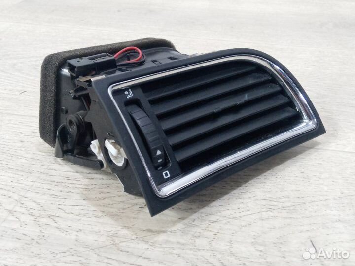 Дефлектор воздушный передний правый Skoda Superb