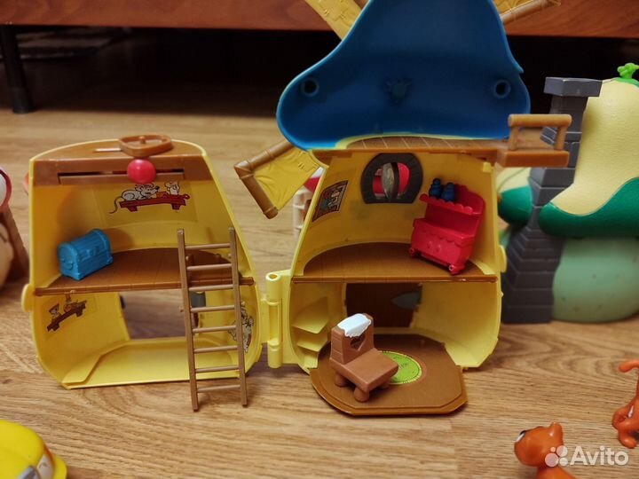 Смурфики, фигурки и домики