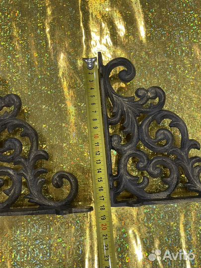 Кронштейн держатель для полок