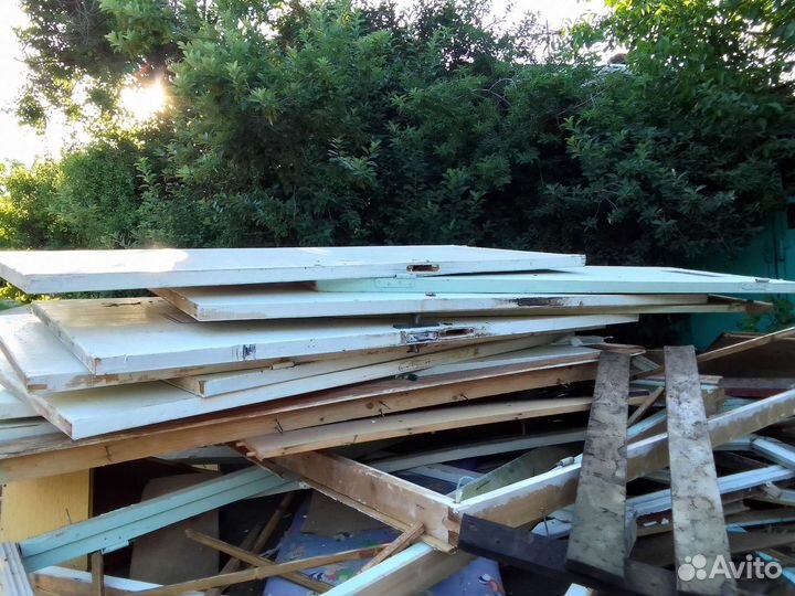 Двери межкомнатные деревянные