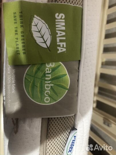 Детская кроватка с универсальным маятником