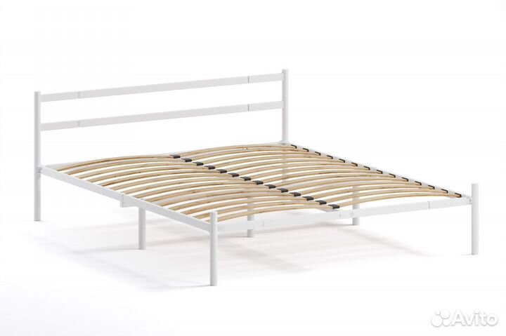 Кровать с матрасом
