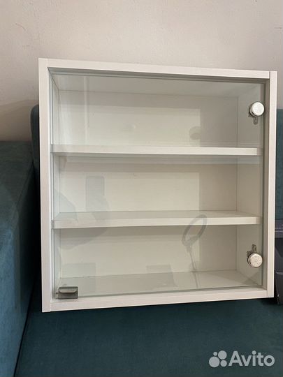 Полка с дверцей навесная