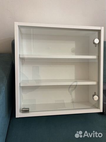 Полка с дверцей навесная