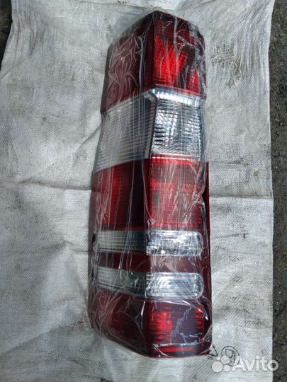 Задний левый фонарь