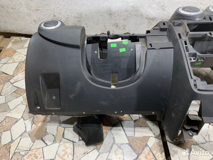 Торпедо Renault Logan седан 1.6 K4MC697 (84 Л.С.)