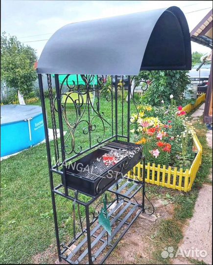 Мангал с крышей
