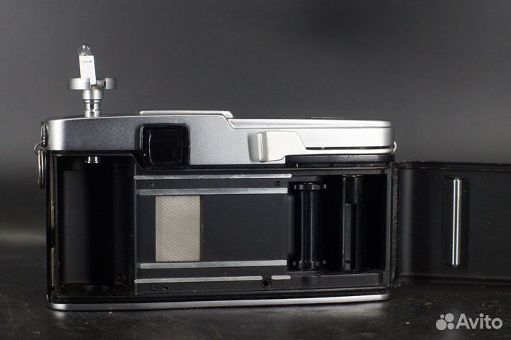 Olympus PEN-FT + 40 1.4