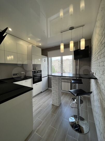 2-к. квартира, 53 м², 6/9 эт.