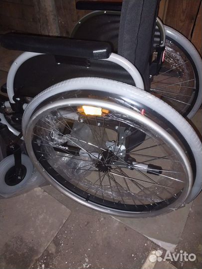 Кресло коляска для инвалидов