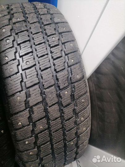 Cooper Weather-Master S/T 2 215/60 R17