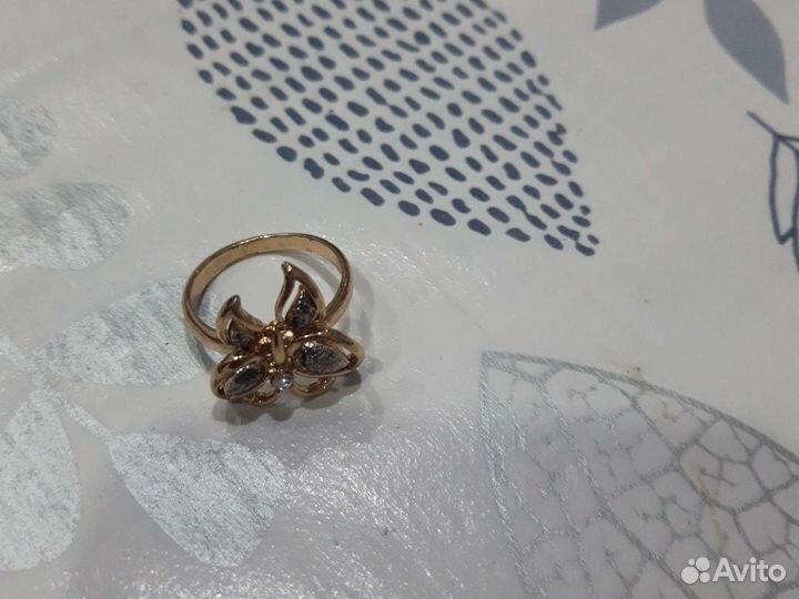 Кольцо виде бабочке