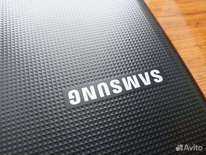 Ноутбук Samsung