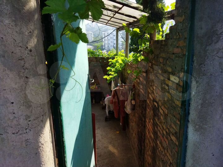 2-к. квартира, 100 м², 1/2 эт.