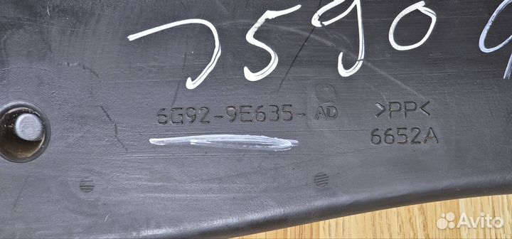 Воздухозаборник левый Land Rover Freelander 2