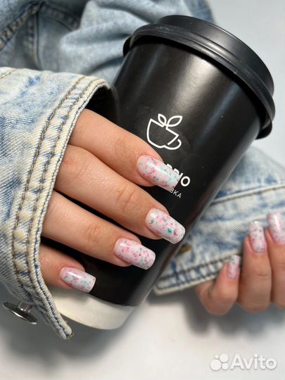 Маникюр и педикюр