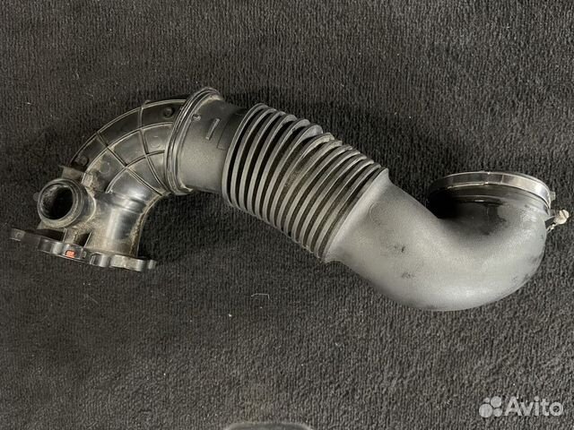 Патрубок воздушного фильтра LR072119 RR Evoque