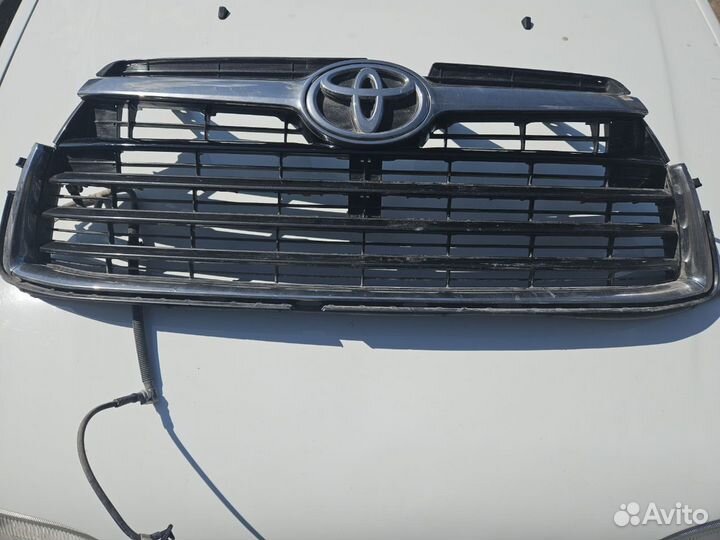 Решетка радиатора тайота хайлендер