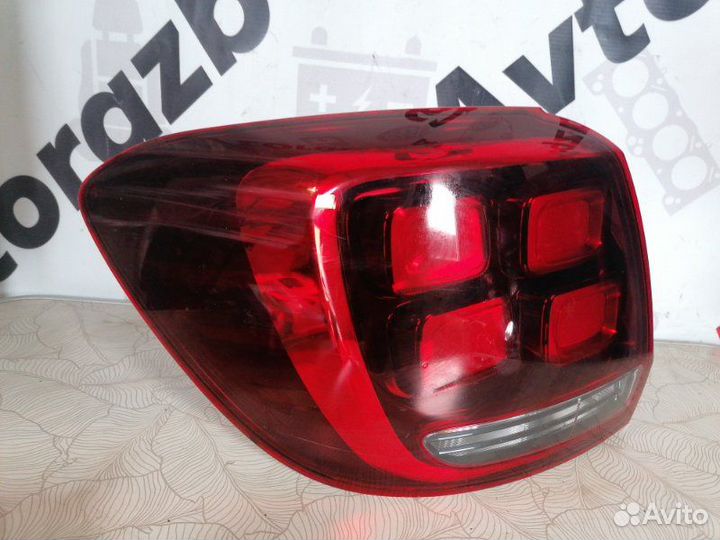 Фонарь задний левый Renault Sandero Stepway 1.5