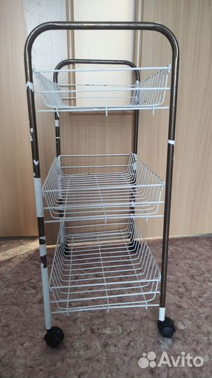 Этажерка металлическая на колесах
