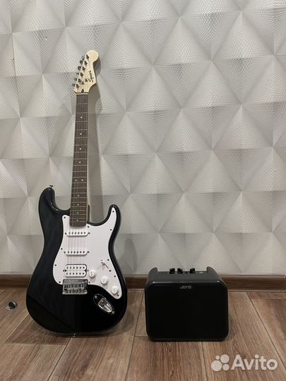Электро гитара с комбиком squier stratokaster hss