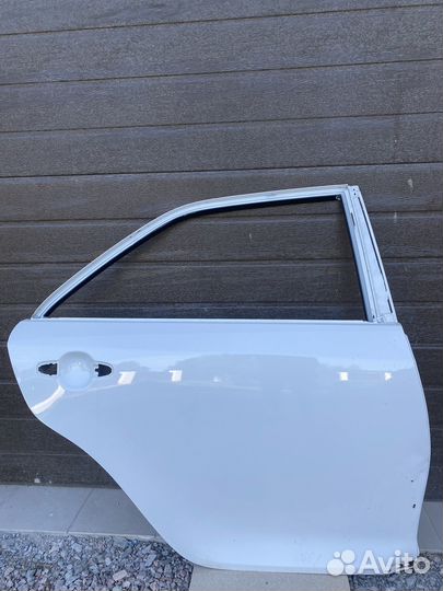 Двери на Toyota camry 2013 бу