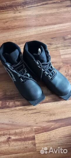 Лыжные ботинки