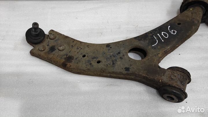 Рычаг передний нижний левый Ford Focus 2