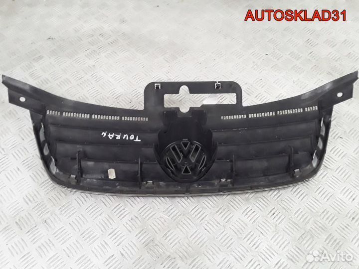 Решетка радиатора Volkswagen Touran 1T0853651