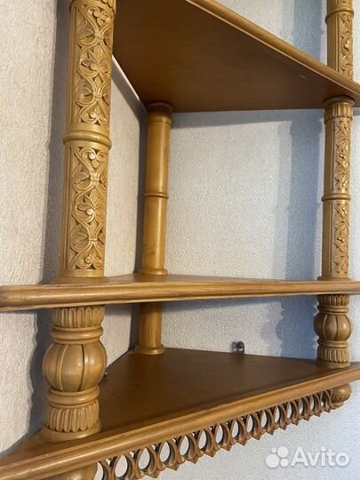 Полка настенная деревянная угловая для икон/книг