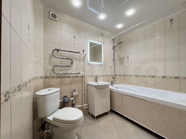 2-к. квартира, 64 м², 2/2 эт.