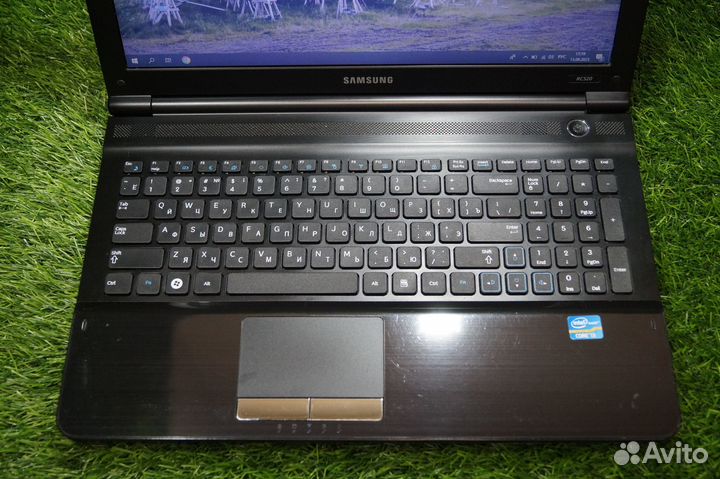 Ярко-красный Samsung для работы / i3 / SSD+HDD