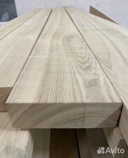 Доска обрезная из массива Ясеня