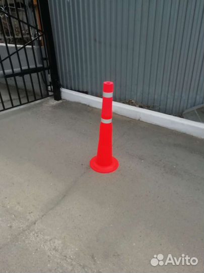 Конус дорожный сигнальный