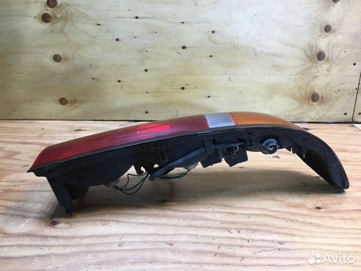 Фонарь прав. зад. toyota carina ED