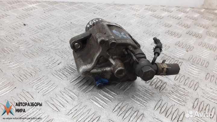 Насос вакуумный Toyota Hilux 8 2015