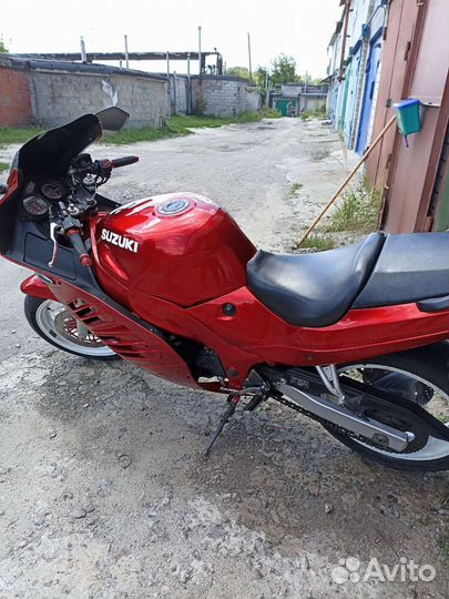 Suzuki RF400R